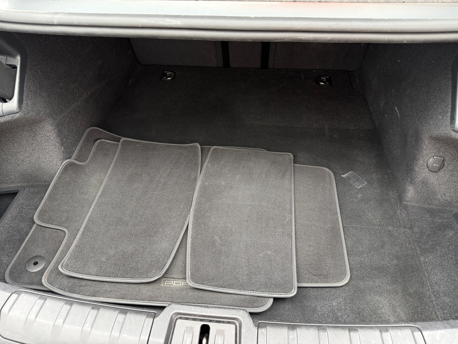 Thumbnail: 2022 Porsche Taycan - 6