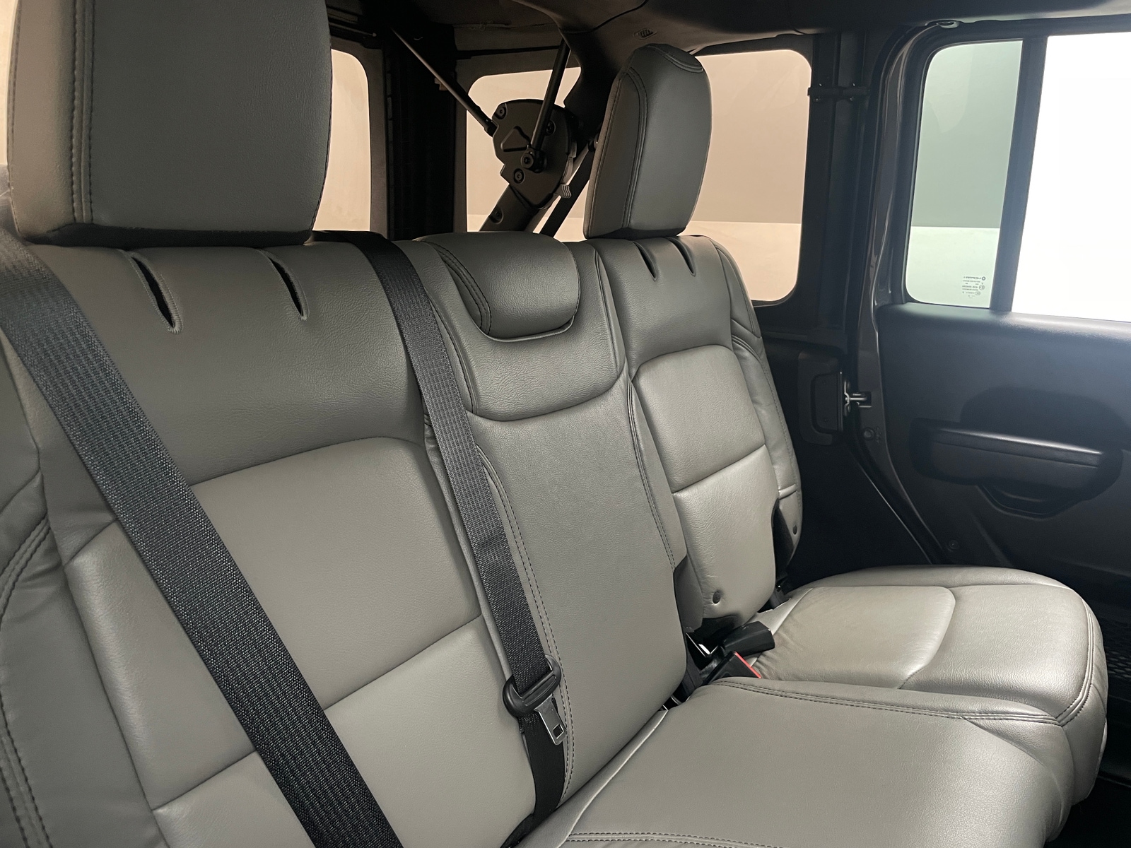 Thumbnail: 2022 Jeep Wrangler - 6