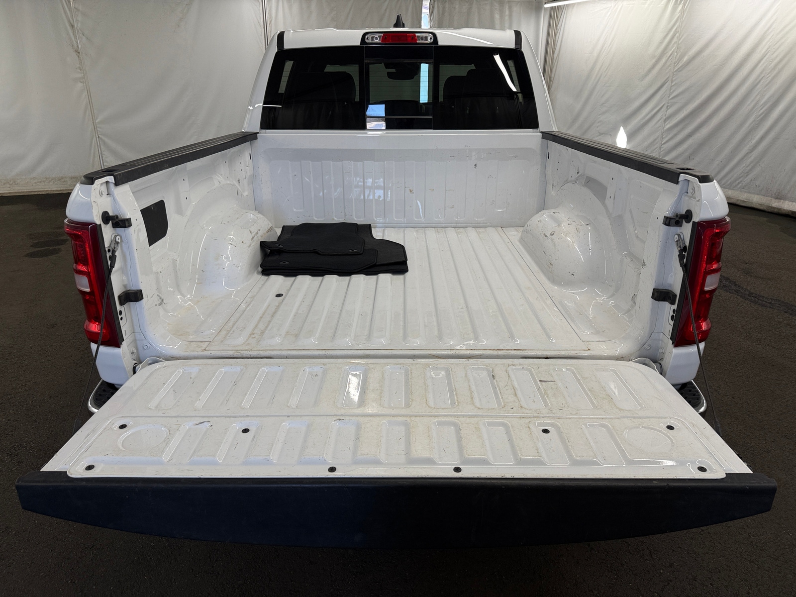 Thumbnail: 2025 RAM 1500 - 6