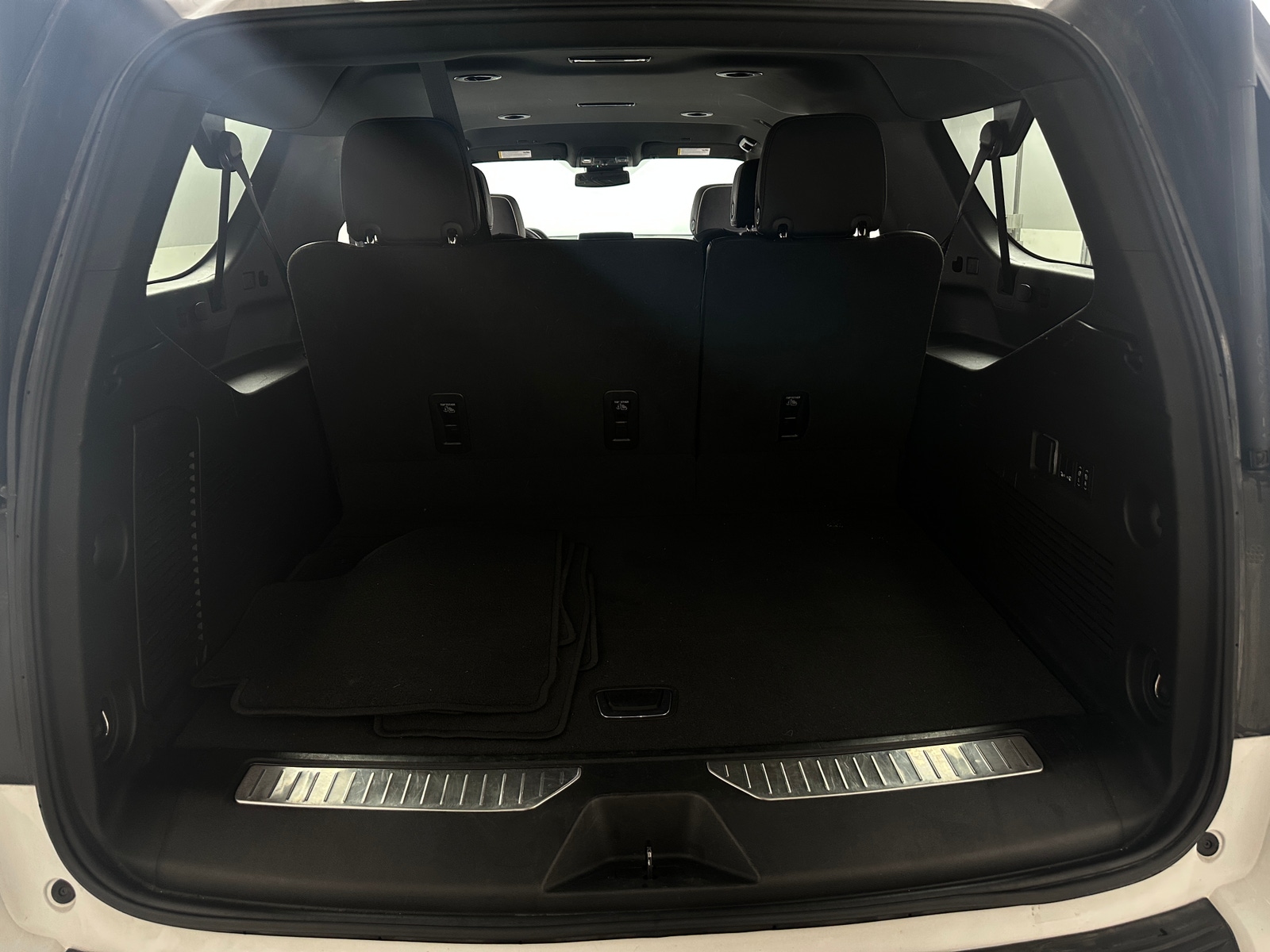 Thumbnail: 2023 Chevrolet Suburban - 6