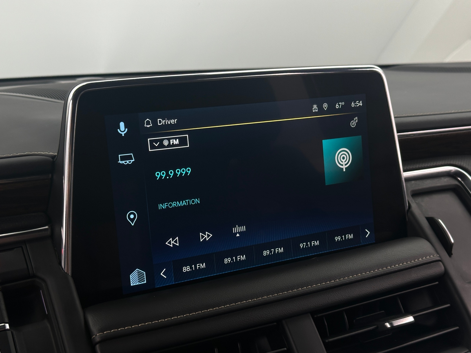 Thumbnail: 2023 Chevrolet Suburban - 3