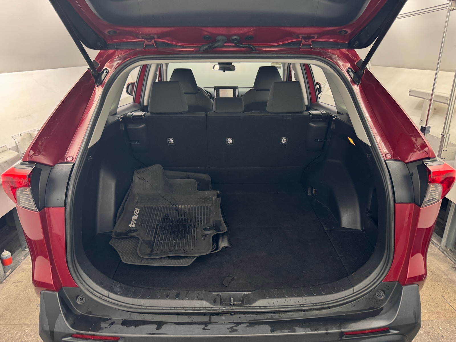 Thumbnail: 2021 Toyota RAV4 - 7