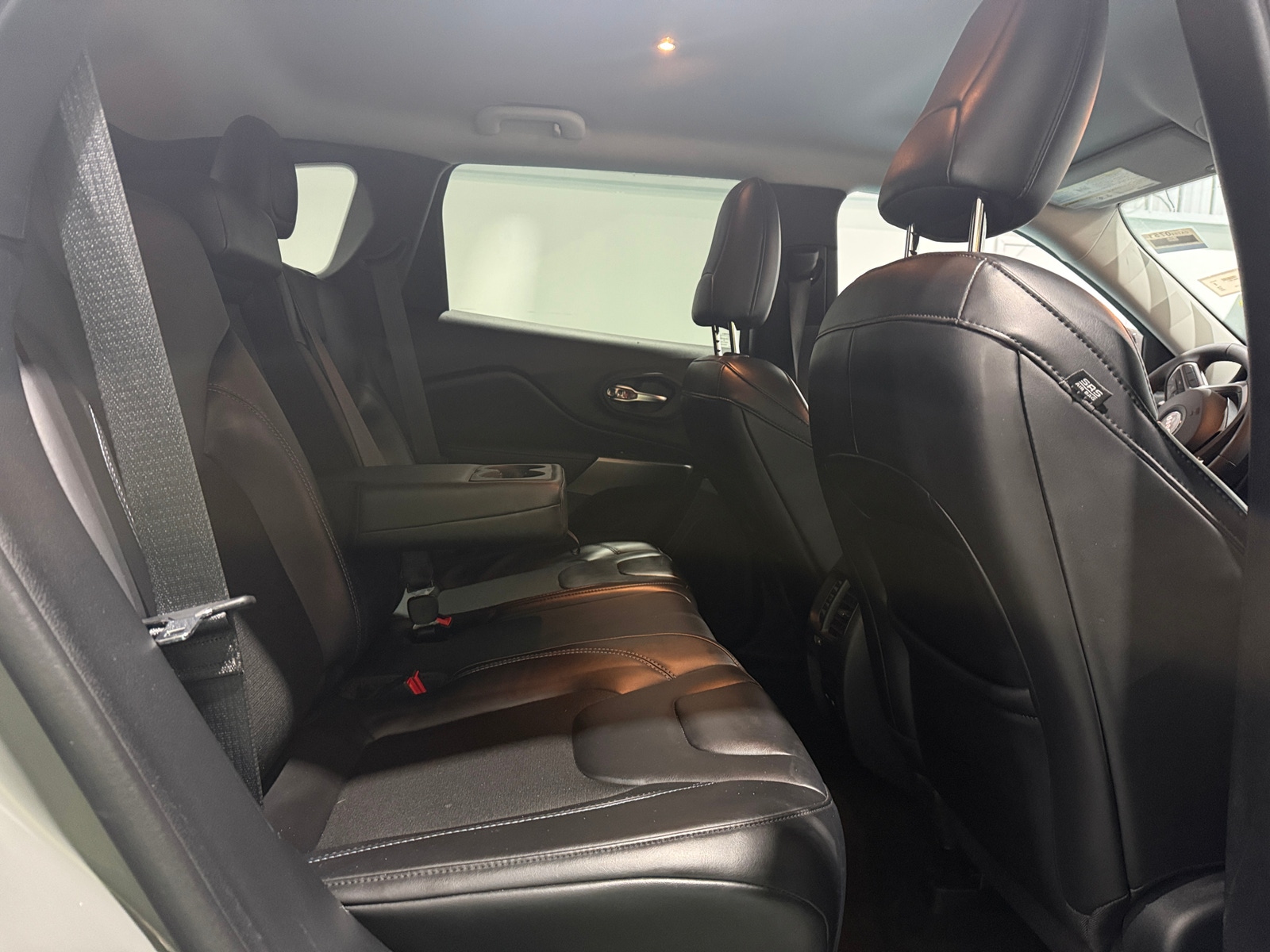 Thumbnail: 2020 Jeep Cherokee - 5