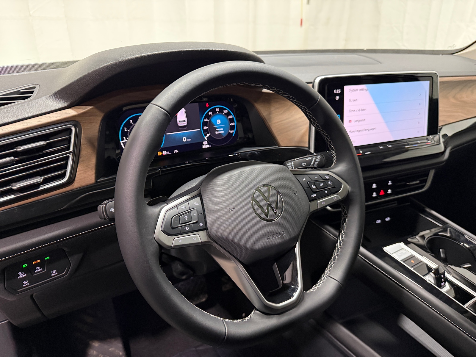 Thumbnail: 2025 Volkswagen Atlas - 5