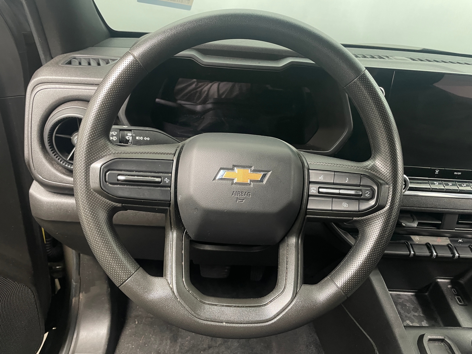 Thumbnail: 2024 Chevrolet Colorado - 5