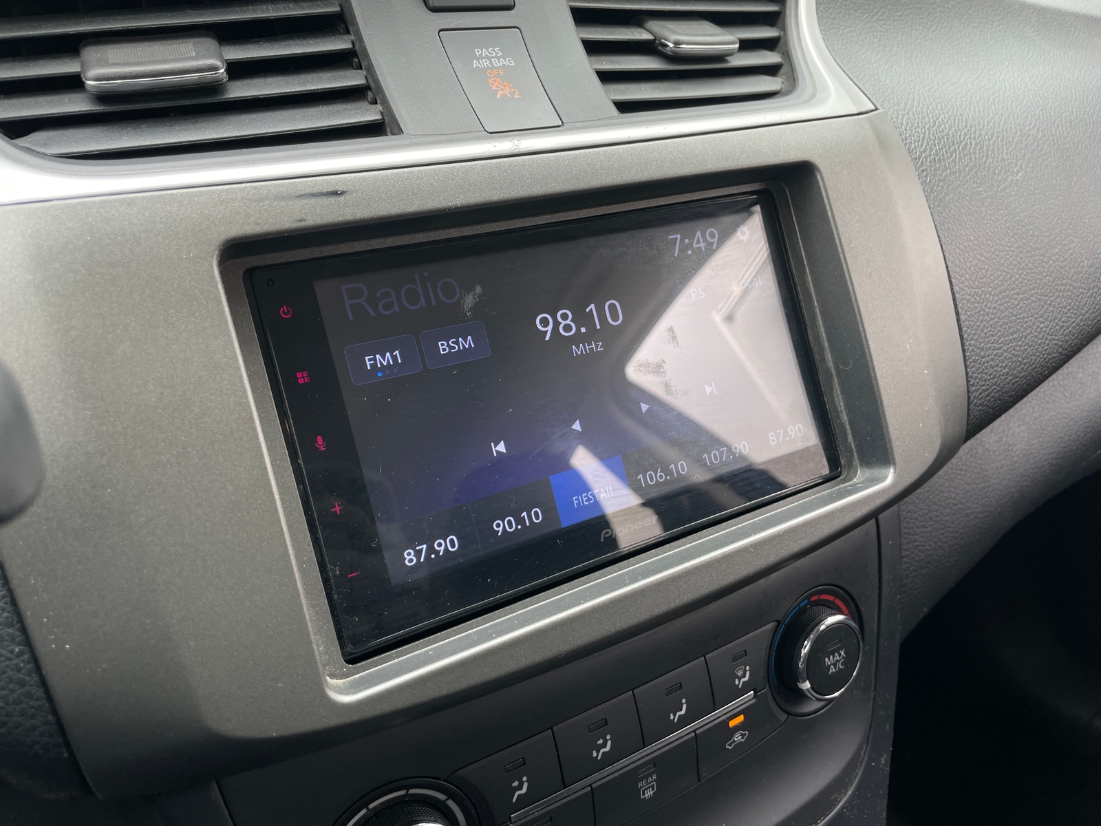 Thumbnail: 2017 Nissan Sentra - 4