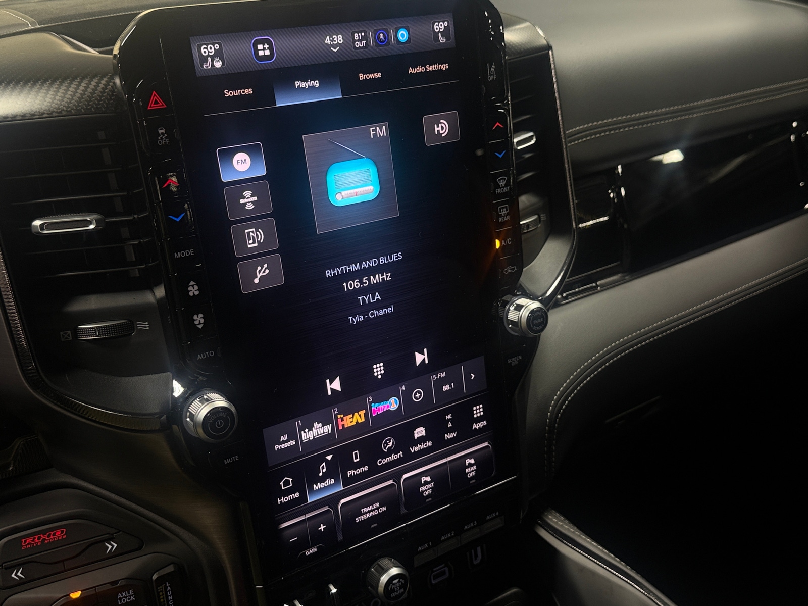 Thumbnail: 2025 RAM 1500 - 3