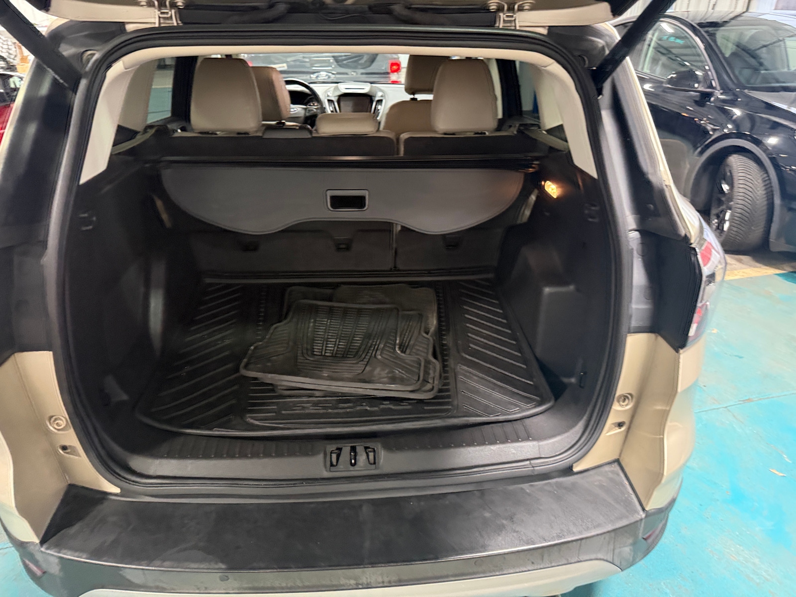 Thumbnail: 2017 Ford Escape - 6