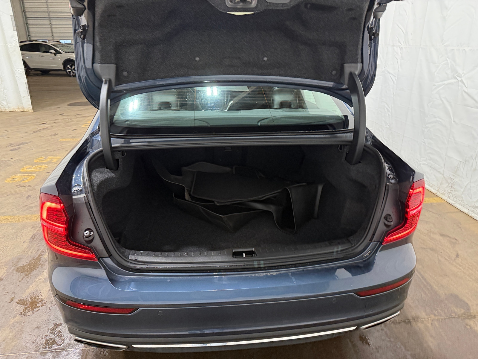 Thumbnail: 2021 Volvo S60 - 6