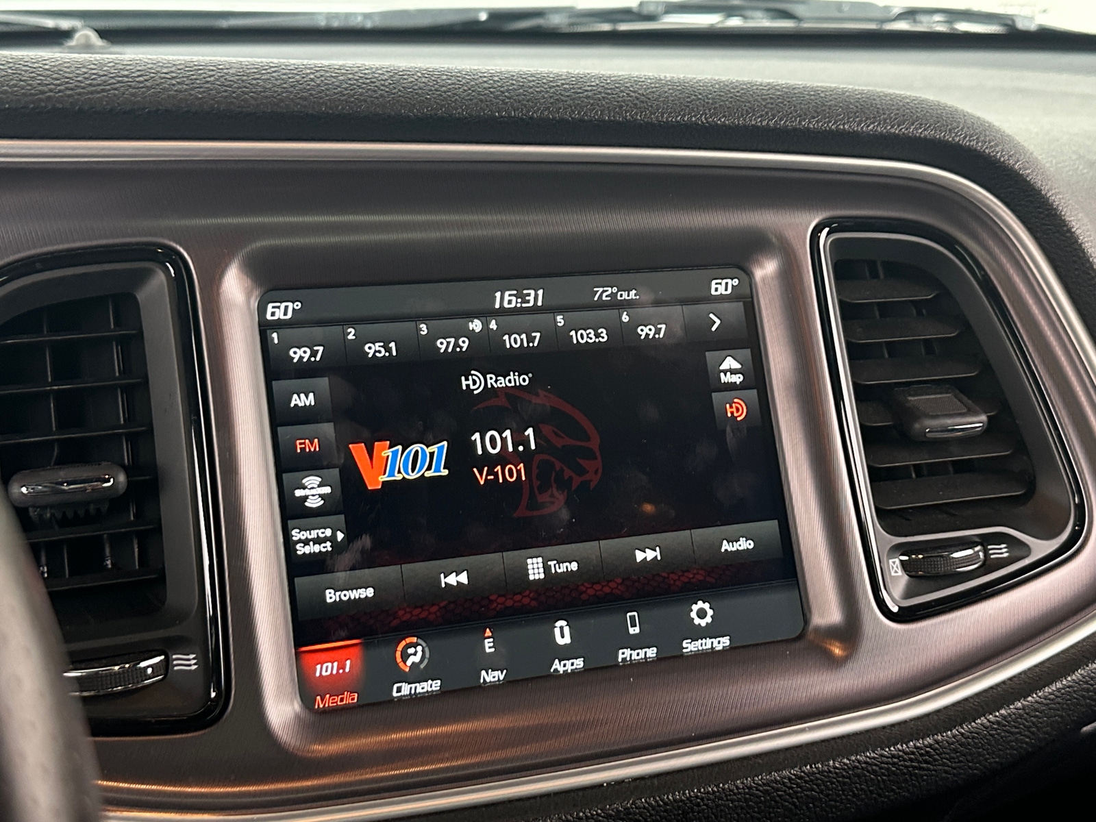 Thumbnail: 2020 Dodge Challenger - 3