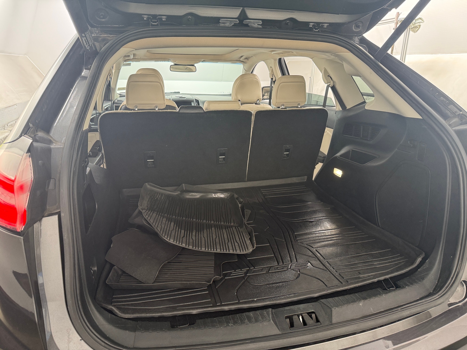 Thumbnail: 2019 Ford Edge - 6