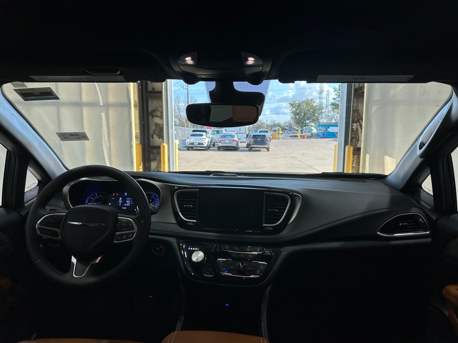 Thumbnail: 2025 Chrysler Pacifica - 2