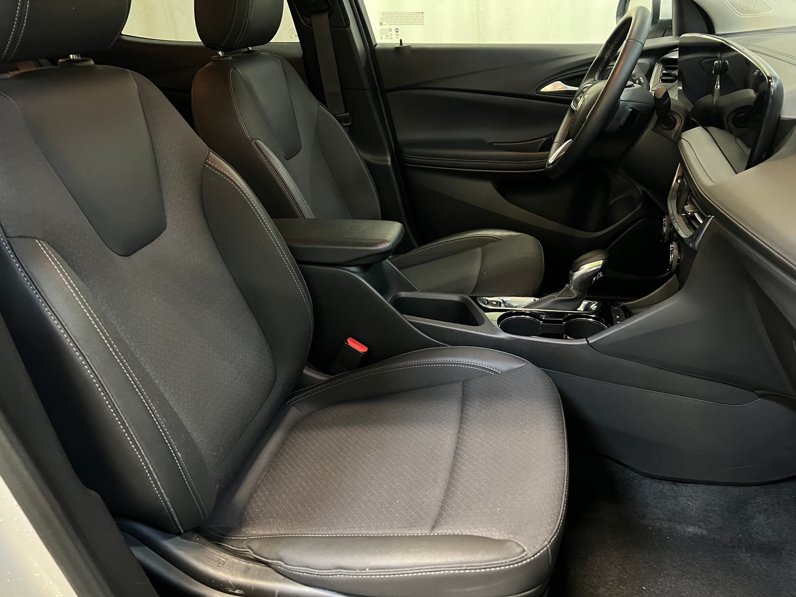 Thumbnail: 2025 Buick Encore GX - 2