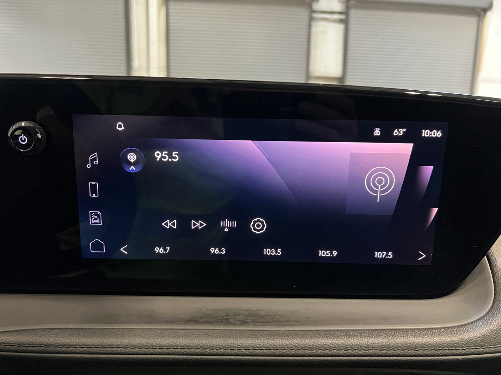 Thumbnail: 2025 Buick Encore GX - 4