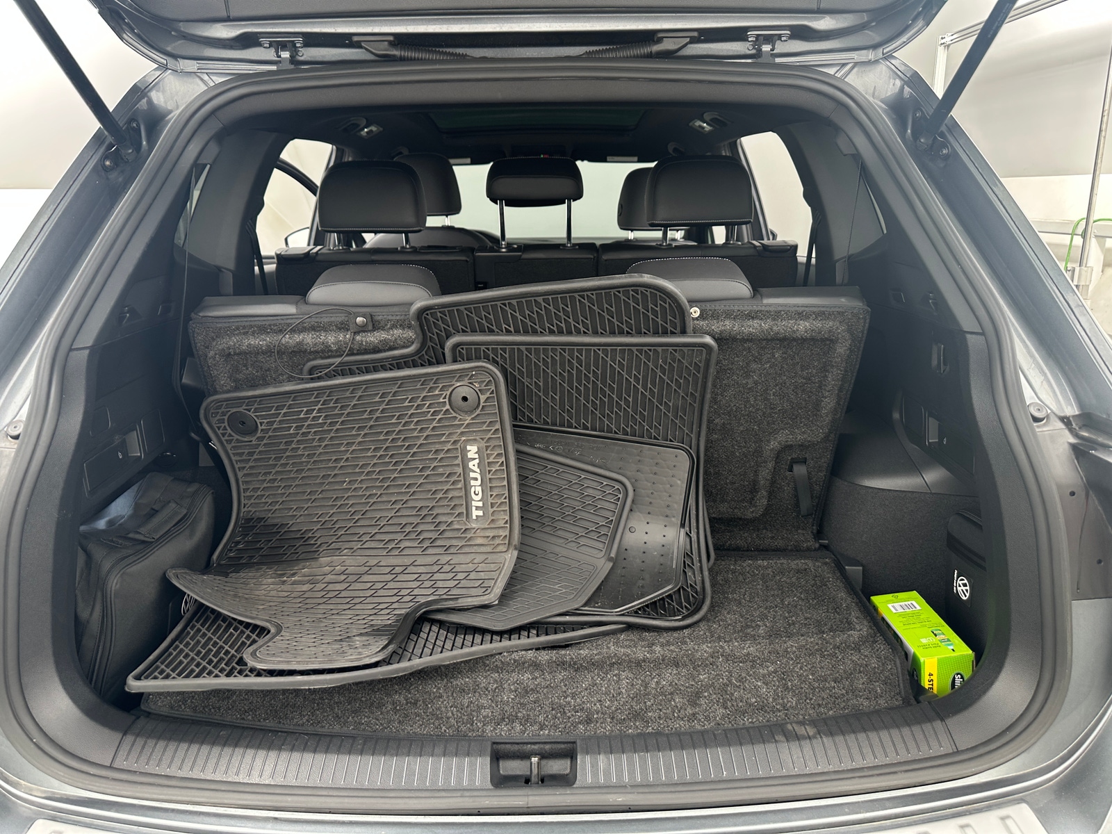 Thumbnail: 2023 Volkswagen Tiguan - 6