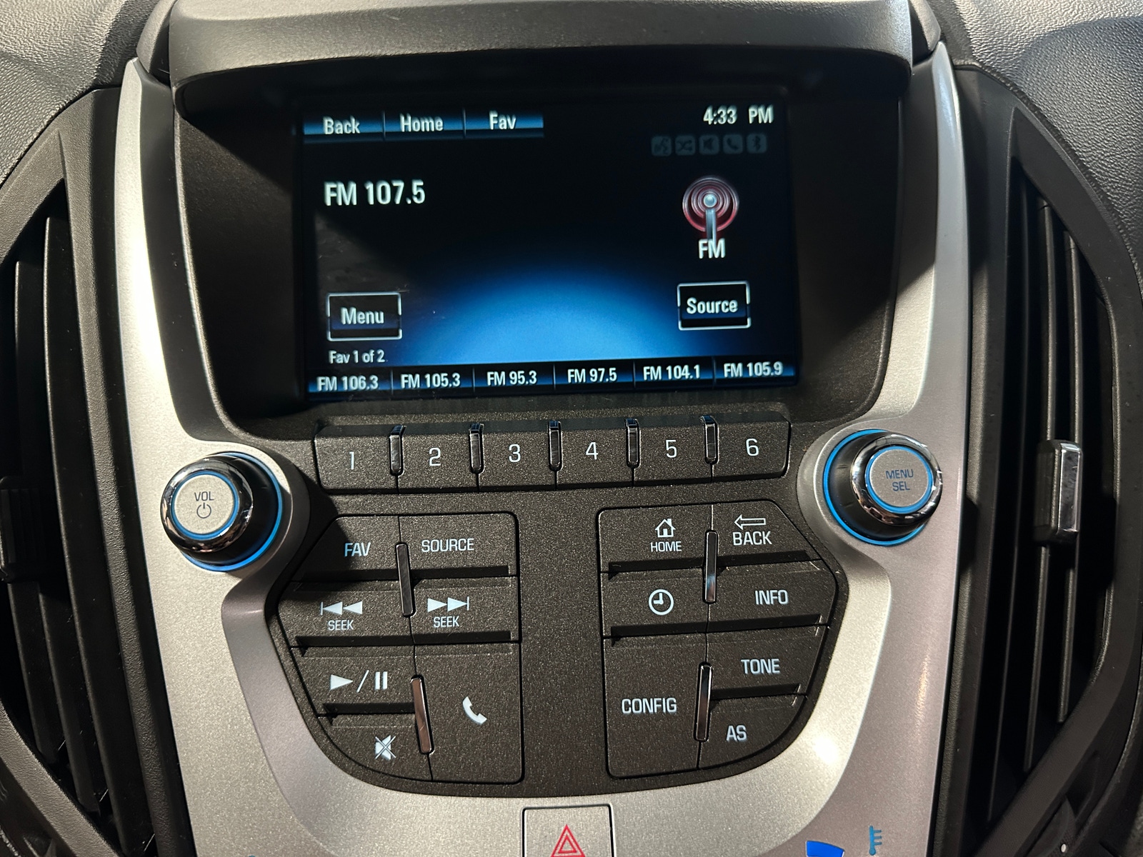 Thumbnail: 2017 Chevrolet Equinox - 4