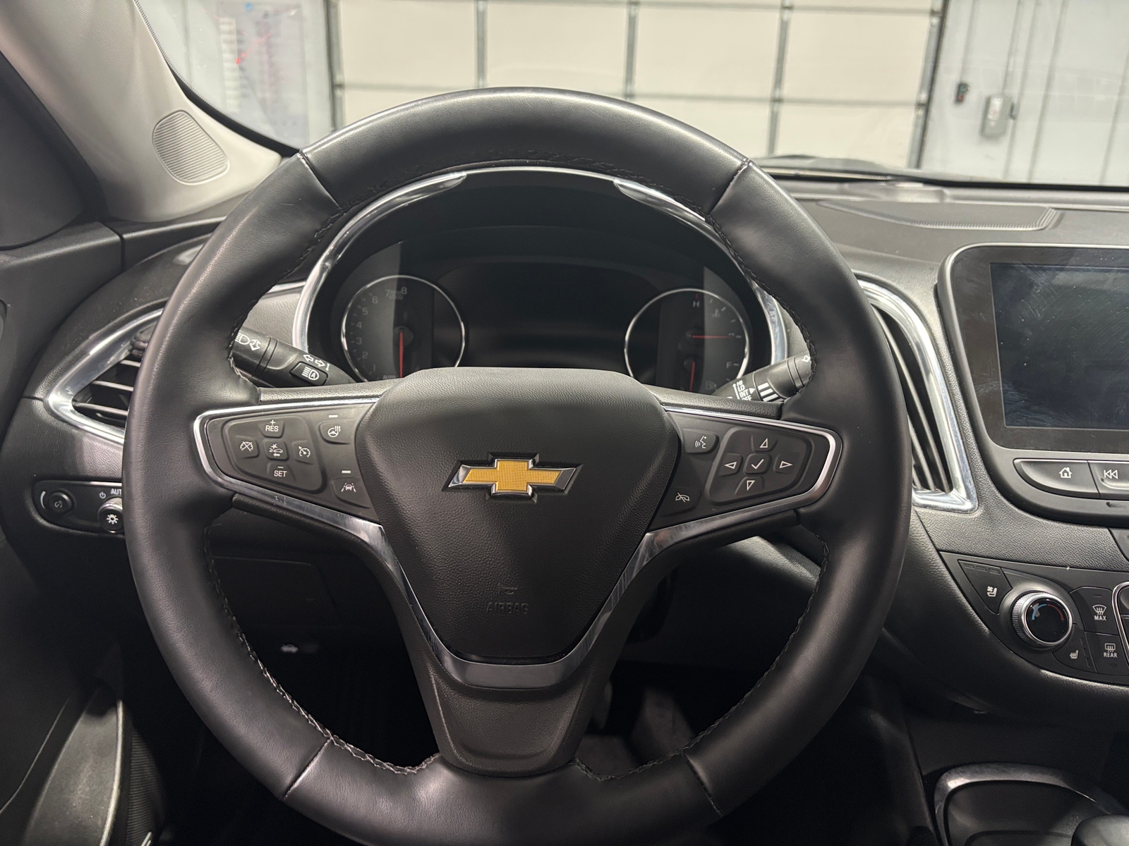 Thumbnail: 2024 Chevrolet Malibu - 4