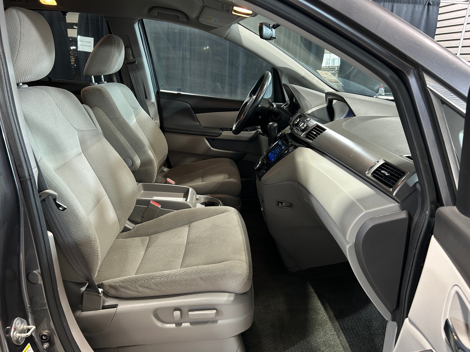 Thumbnail: 2017 Honda Odyssey - 2