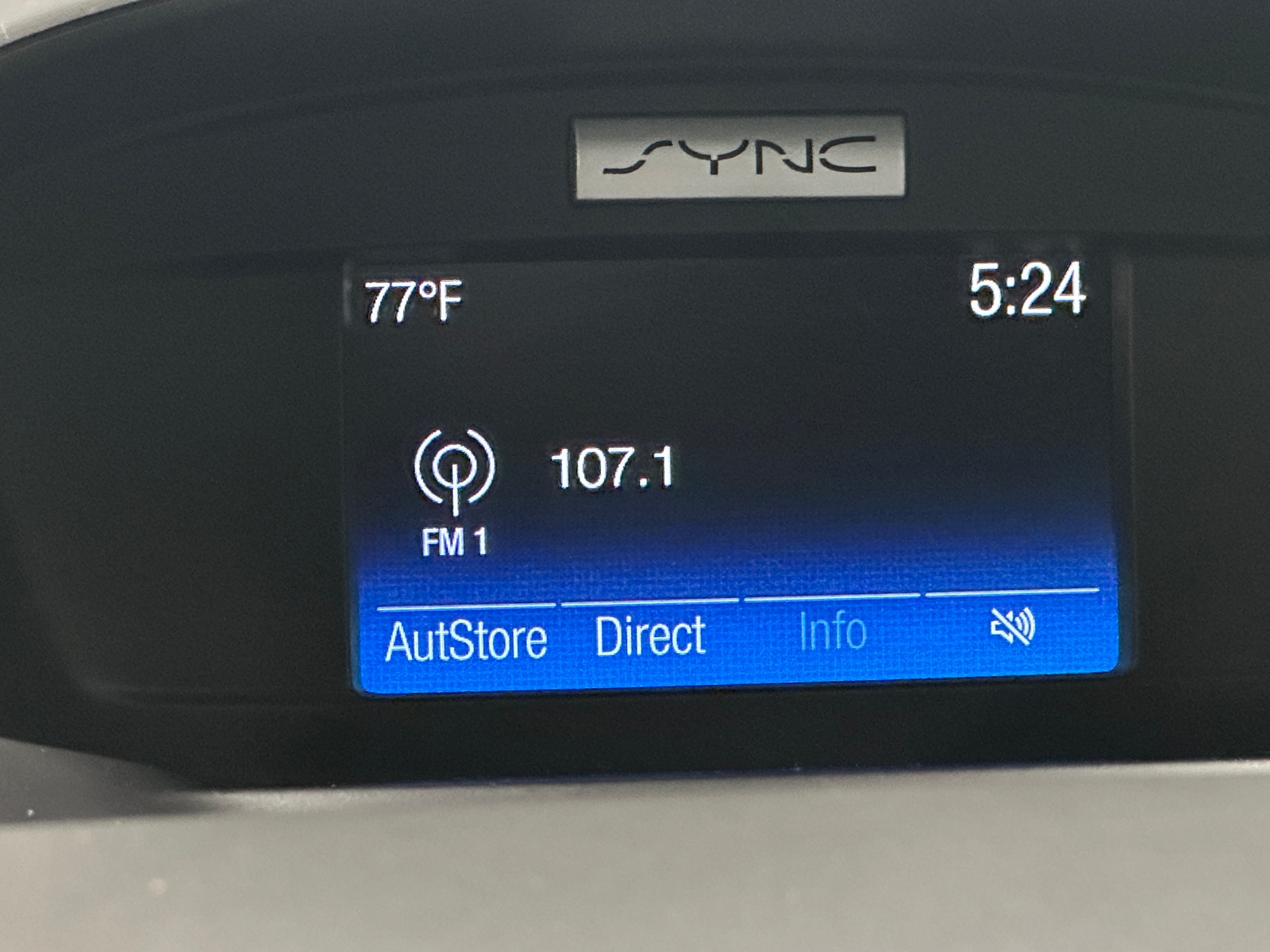 Thumbnail: 2017 Ford Escape - 4