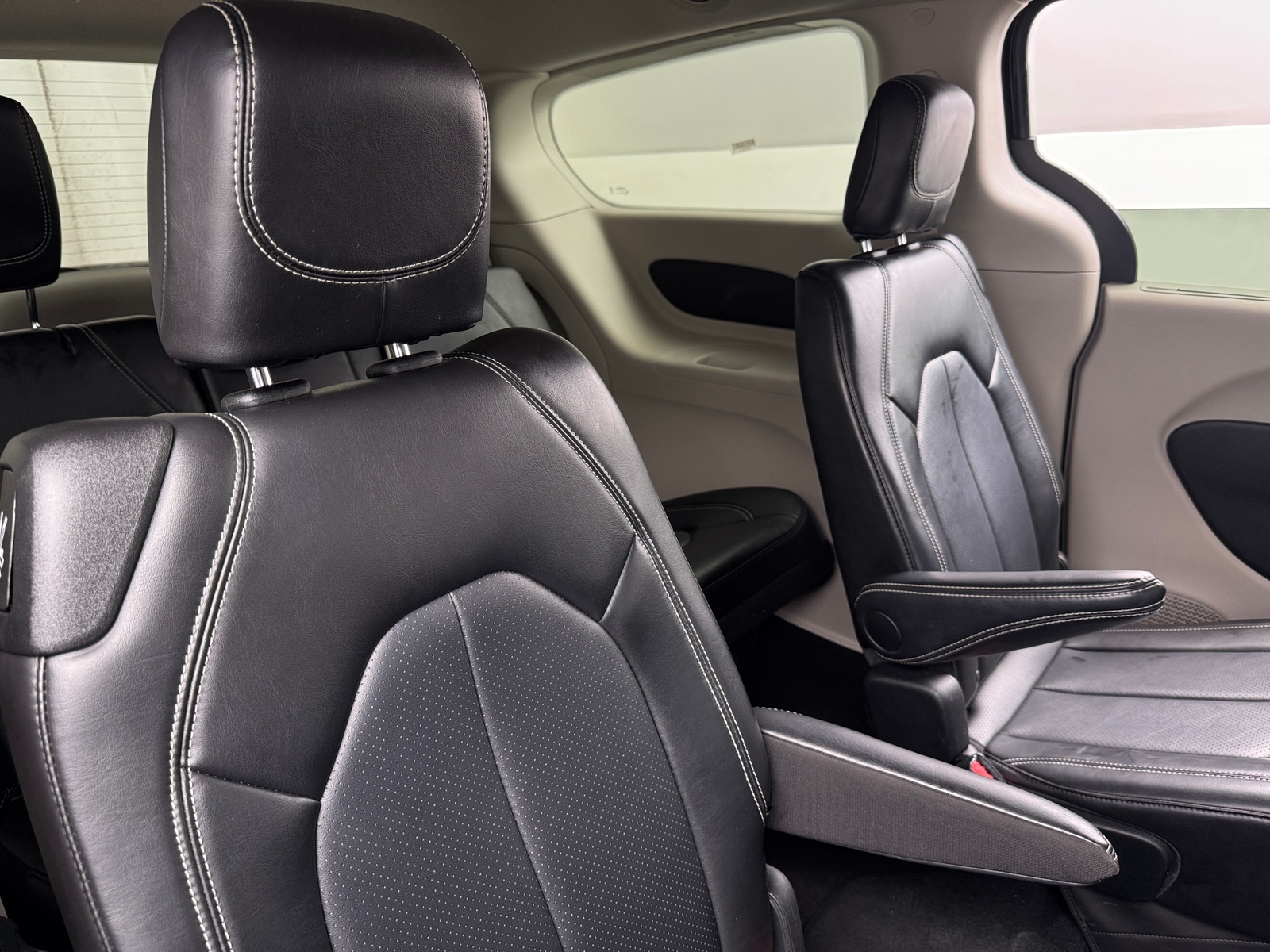 Thumbnail: 2024 Chrysler Pacifica - 5