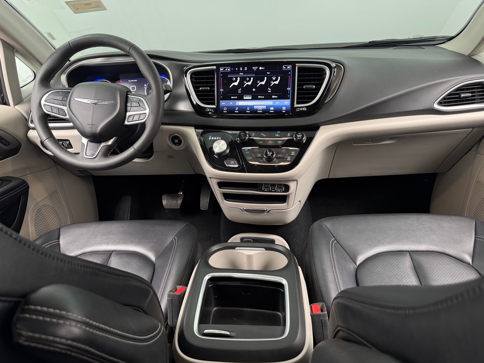 Thumbnail: 2024 Chrysler Pacifica - 2