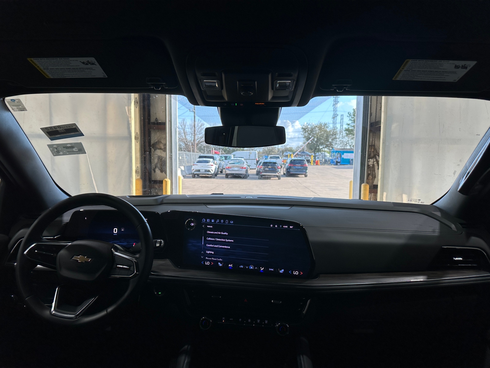 Thumbnail: 2025 Chevrolet Tahoe - 2