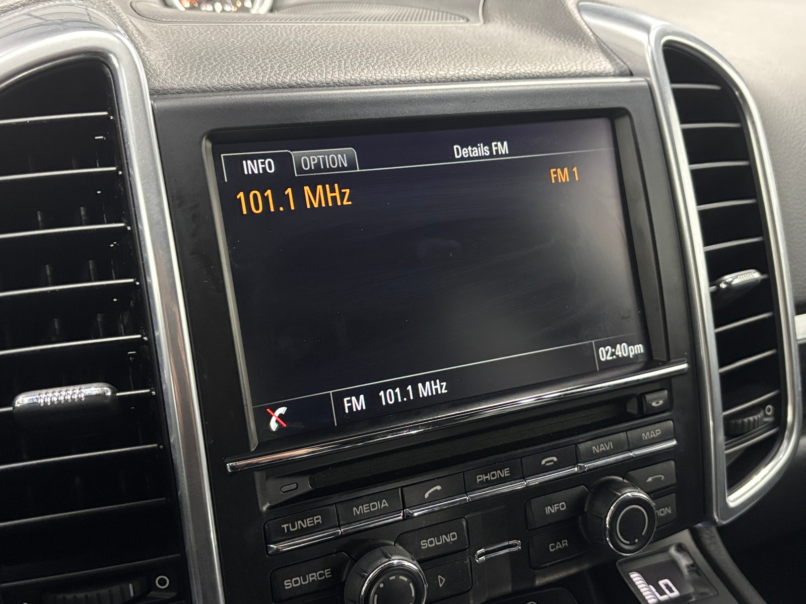 Thumbnail: 2014 Porsche Cayenne - 3