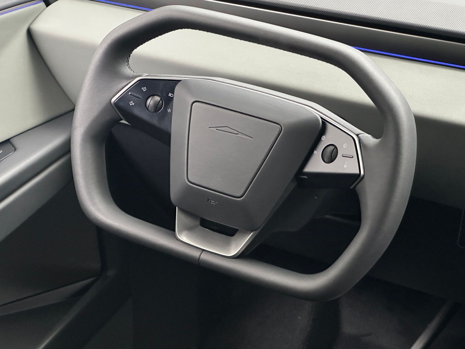 Thumbnail: 2024 Tesla Cybertruck - 4