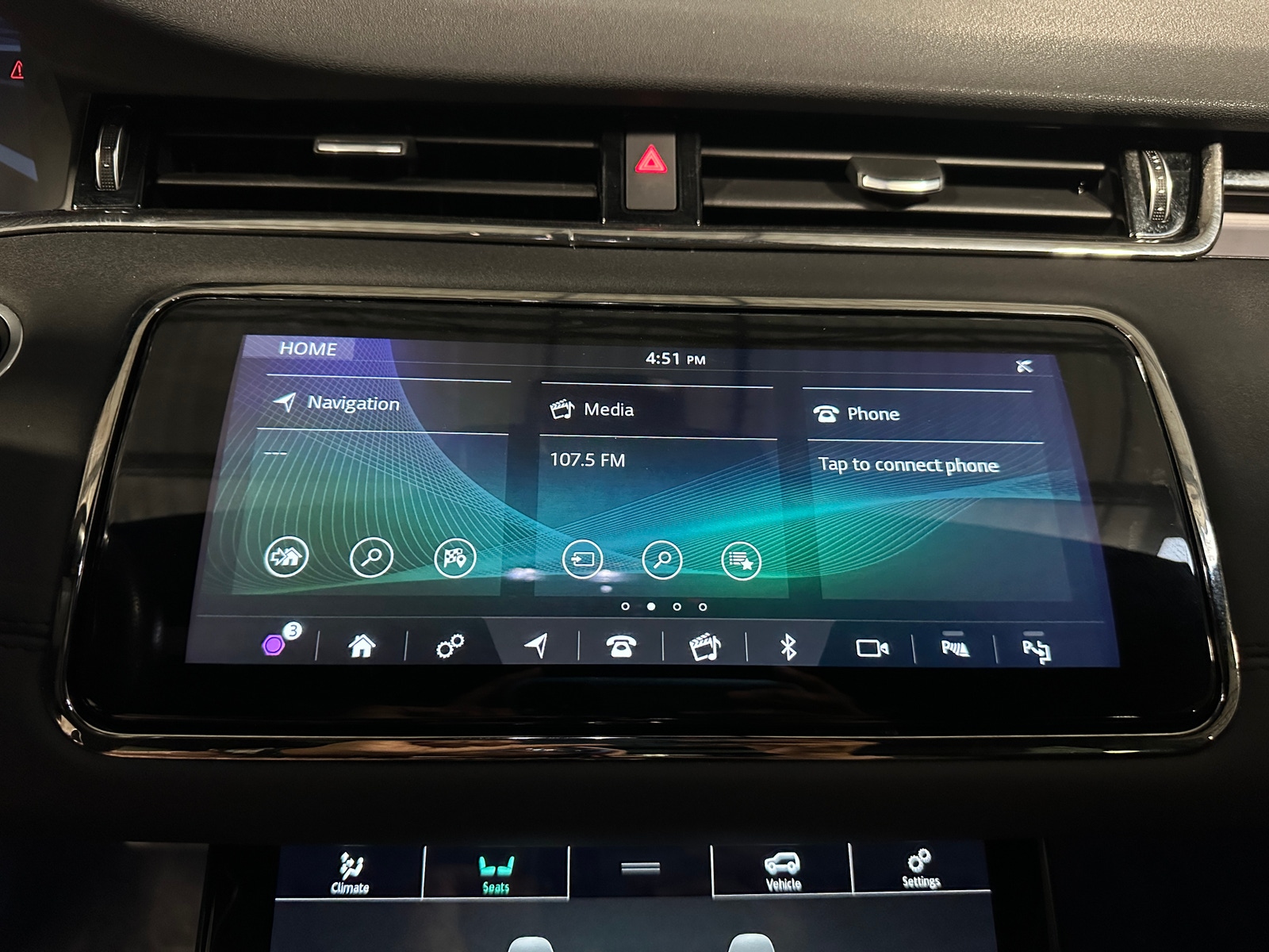 Thumbnail: 2020 Land Rover Range Rover Evoque - 3