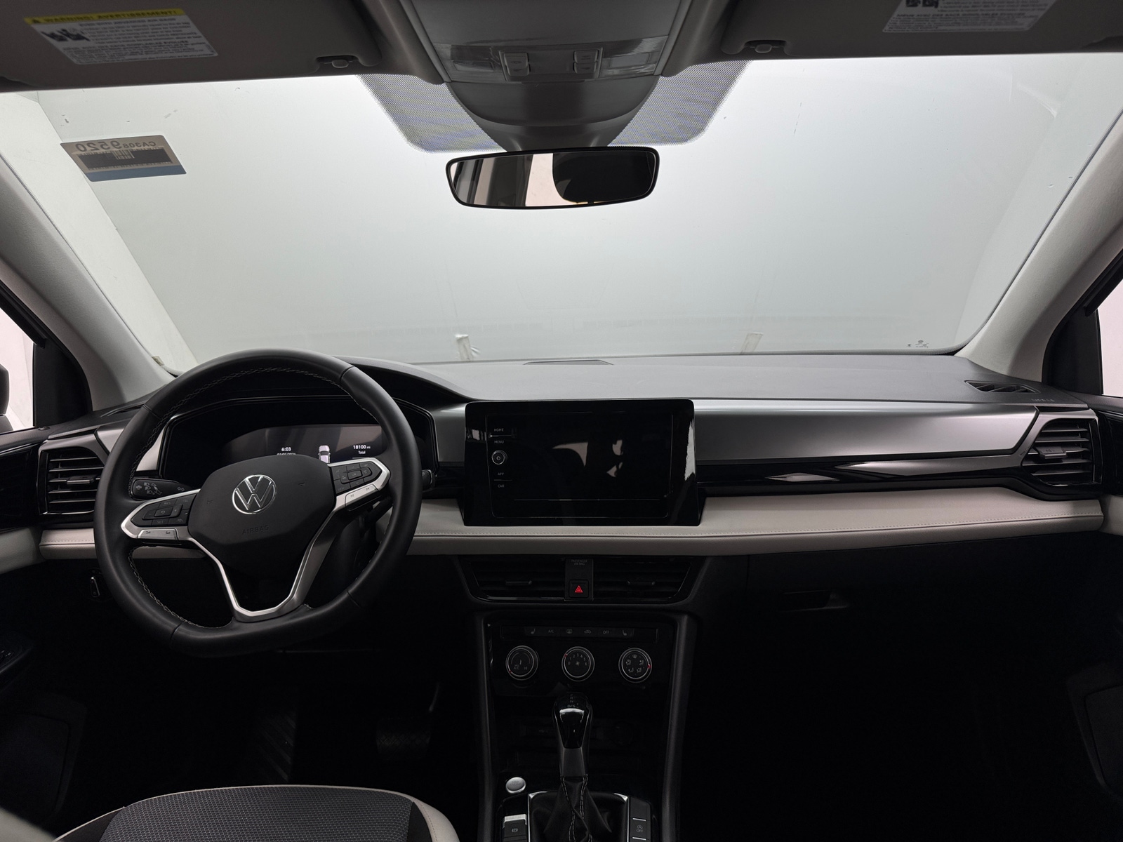 Thumbnail: 2025 Volkswagen Taos - 3