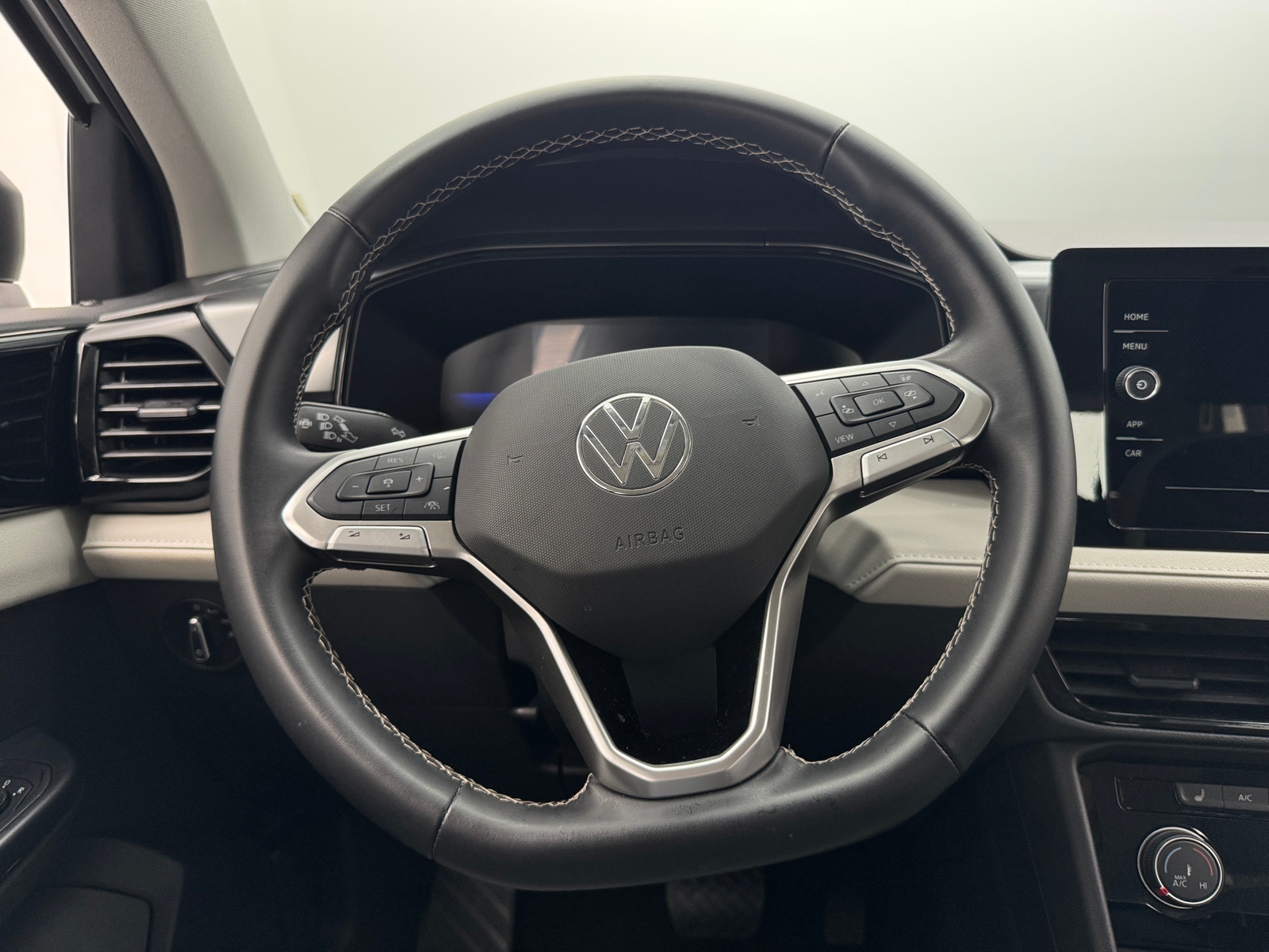 Thumbnail: 2025 Volkswagen Taos - 5