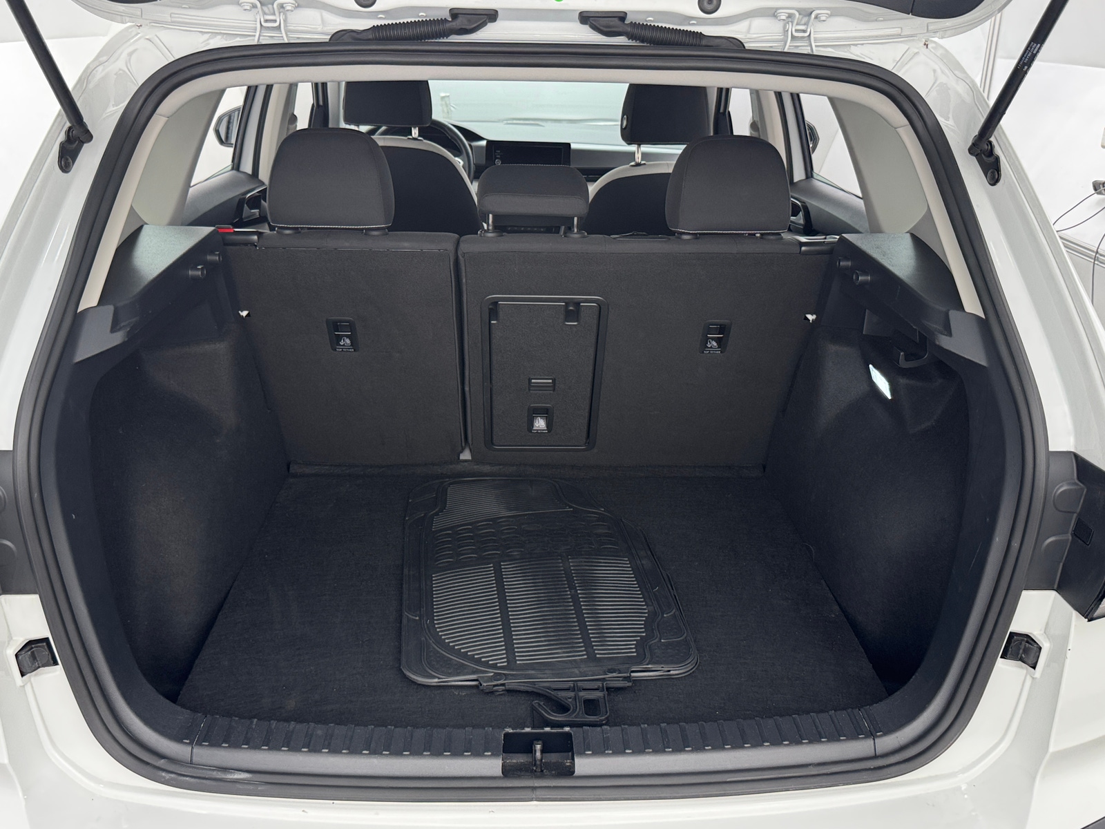 Thumbnail: 2025 Volkswagen Taos - 7