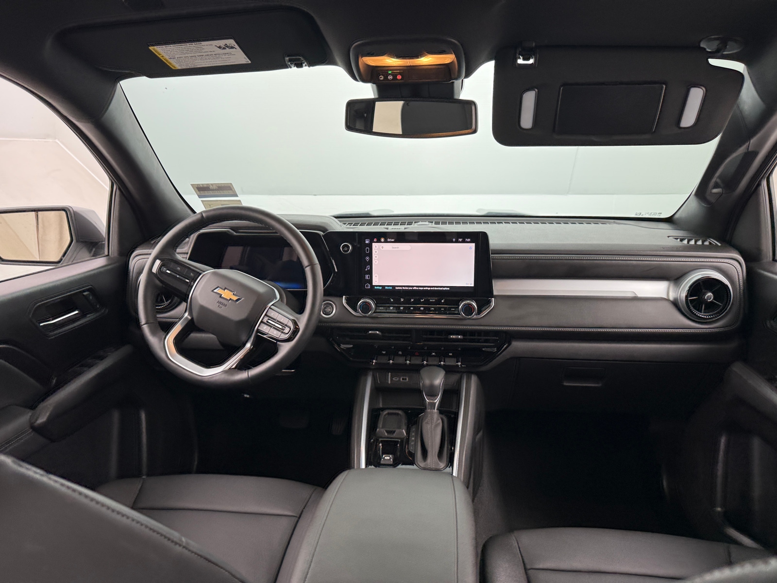 Thumbnail: 2024 Chevrolet Colorado - 3