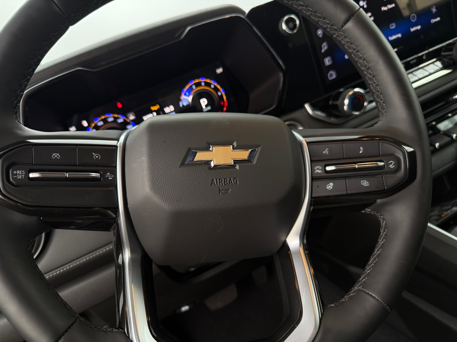 Thumbnail: 2024 Chevrolet Colorado - 5