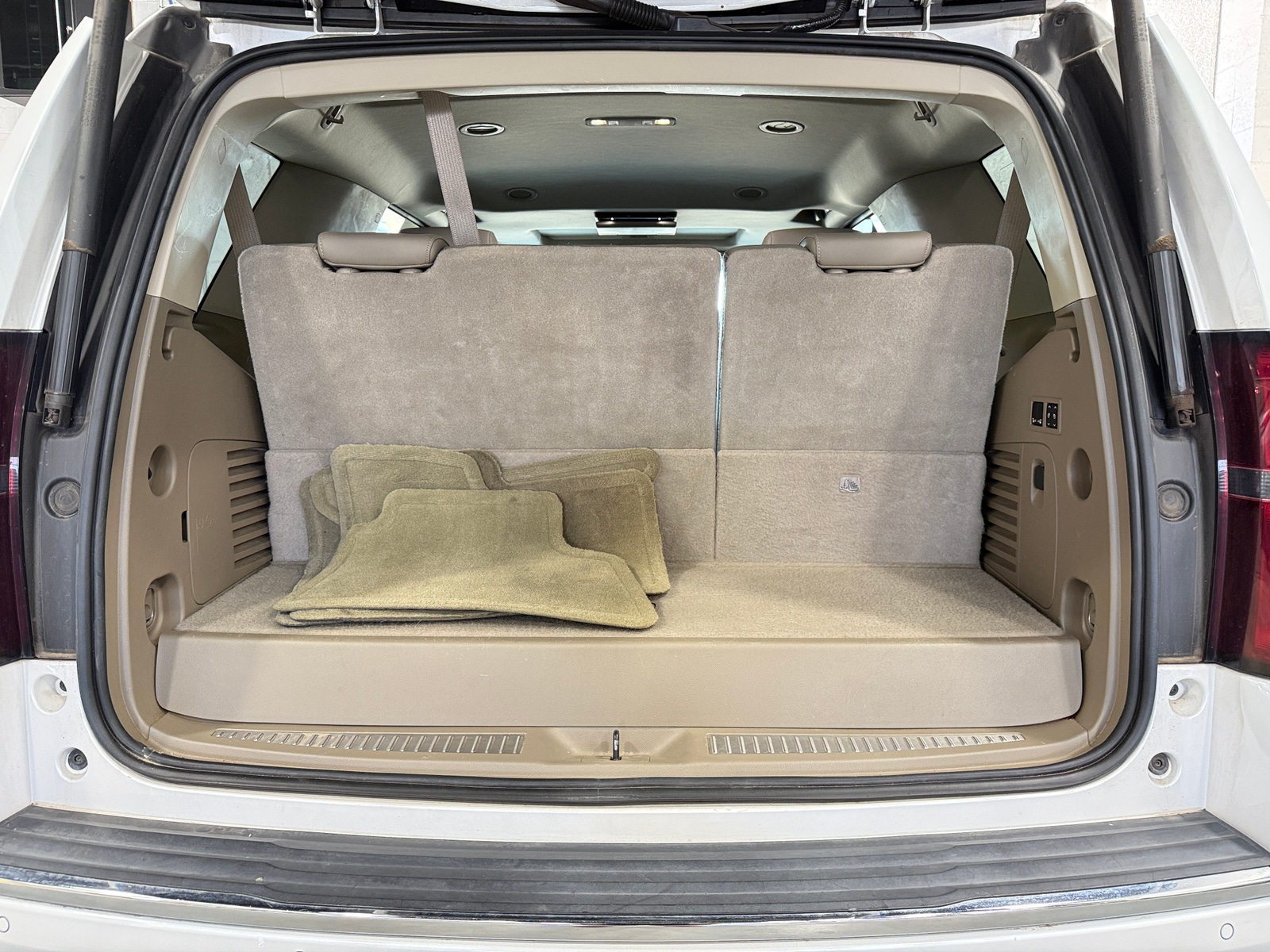 Thumbnail: 2016 Chevrolet Tahoe - 6