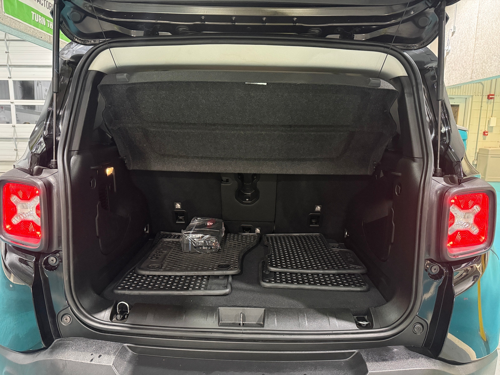 Thumbnail: 2021 Jeep Renegade - 7