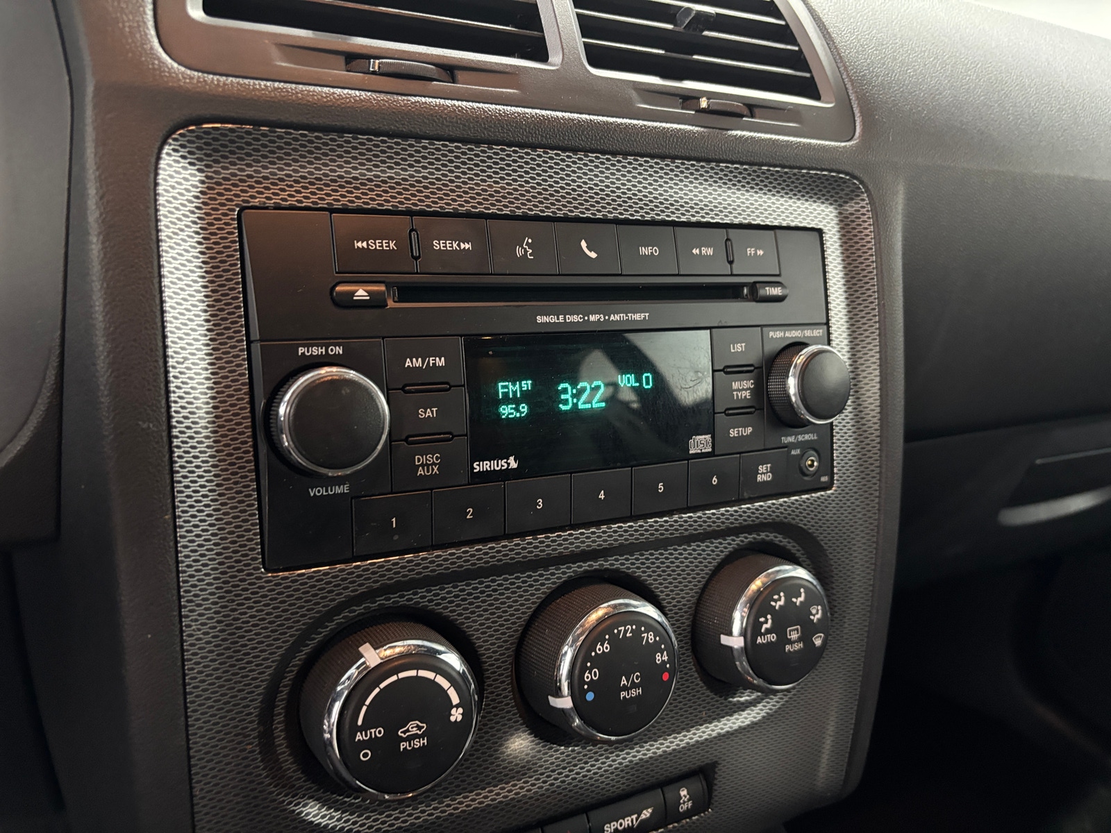 Thumbnail: 2014 Dodge Challenger - 4