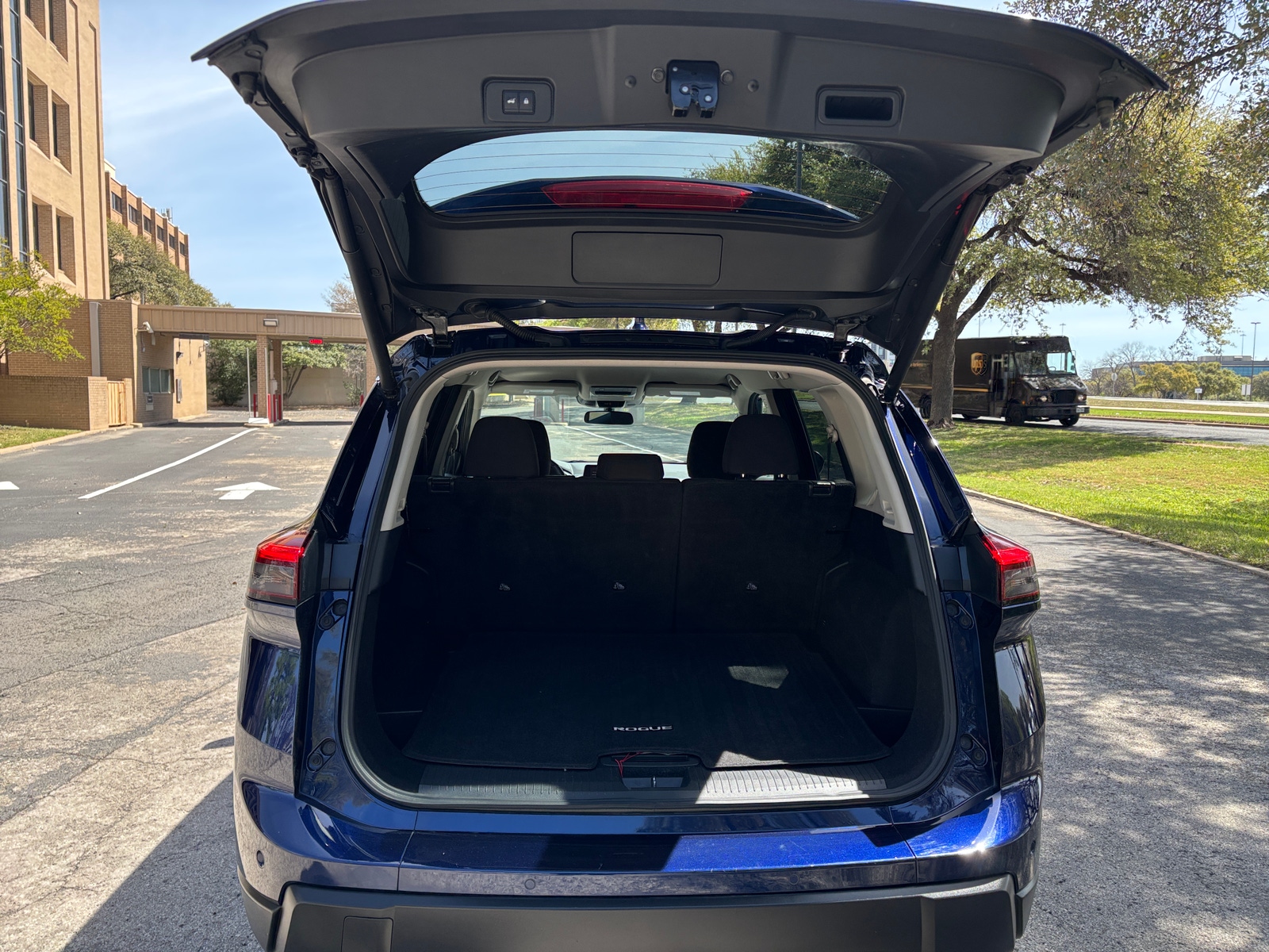 Thumbnail: 2025 Nissan Rogue - 4