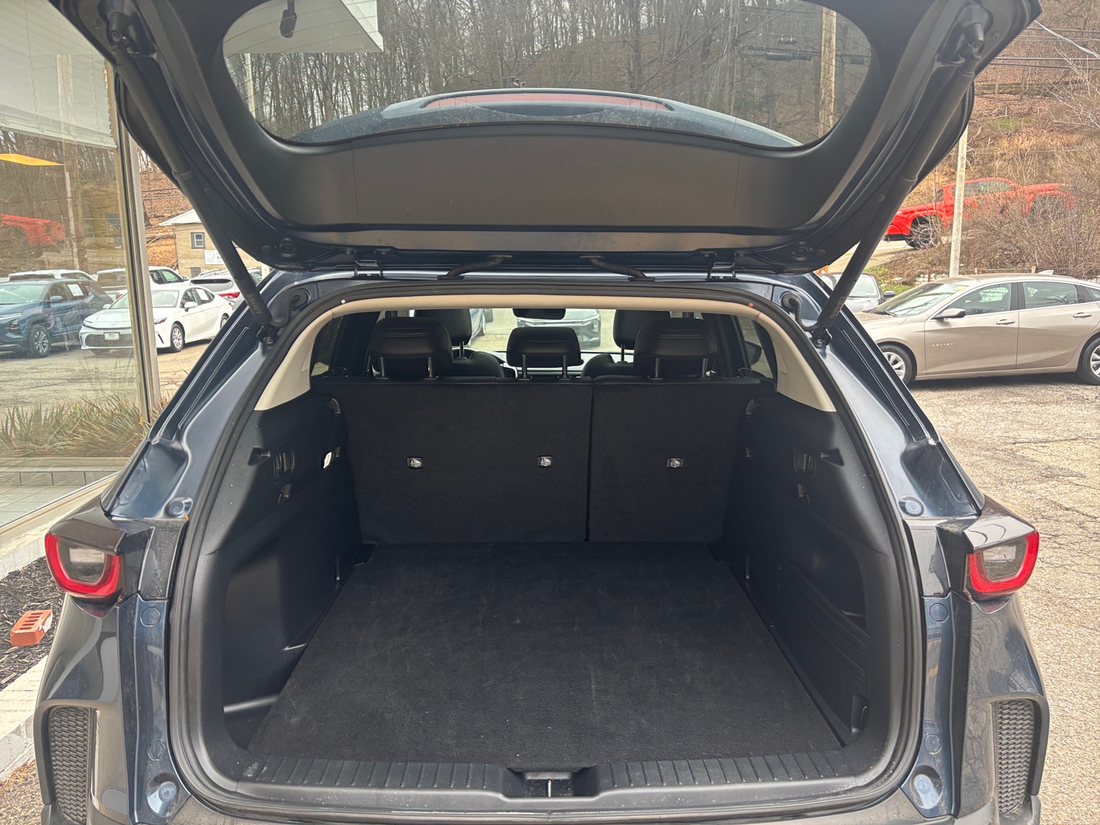 Thumbnail: 2025 Mazda CX-50 - 6