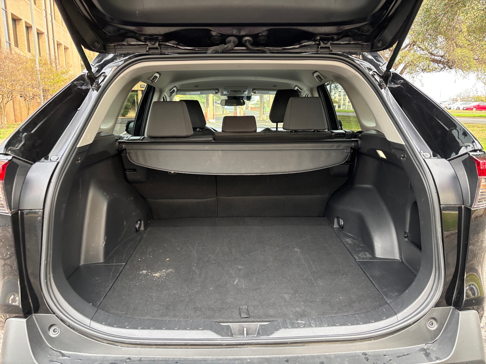 Thumbnail: 2025 Toyota RAV4 - 6