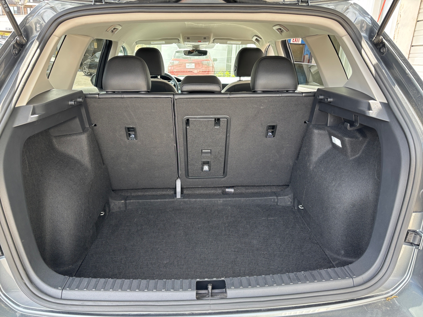 Thumbnail: 2025 Volkswagen Taos - 3