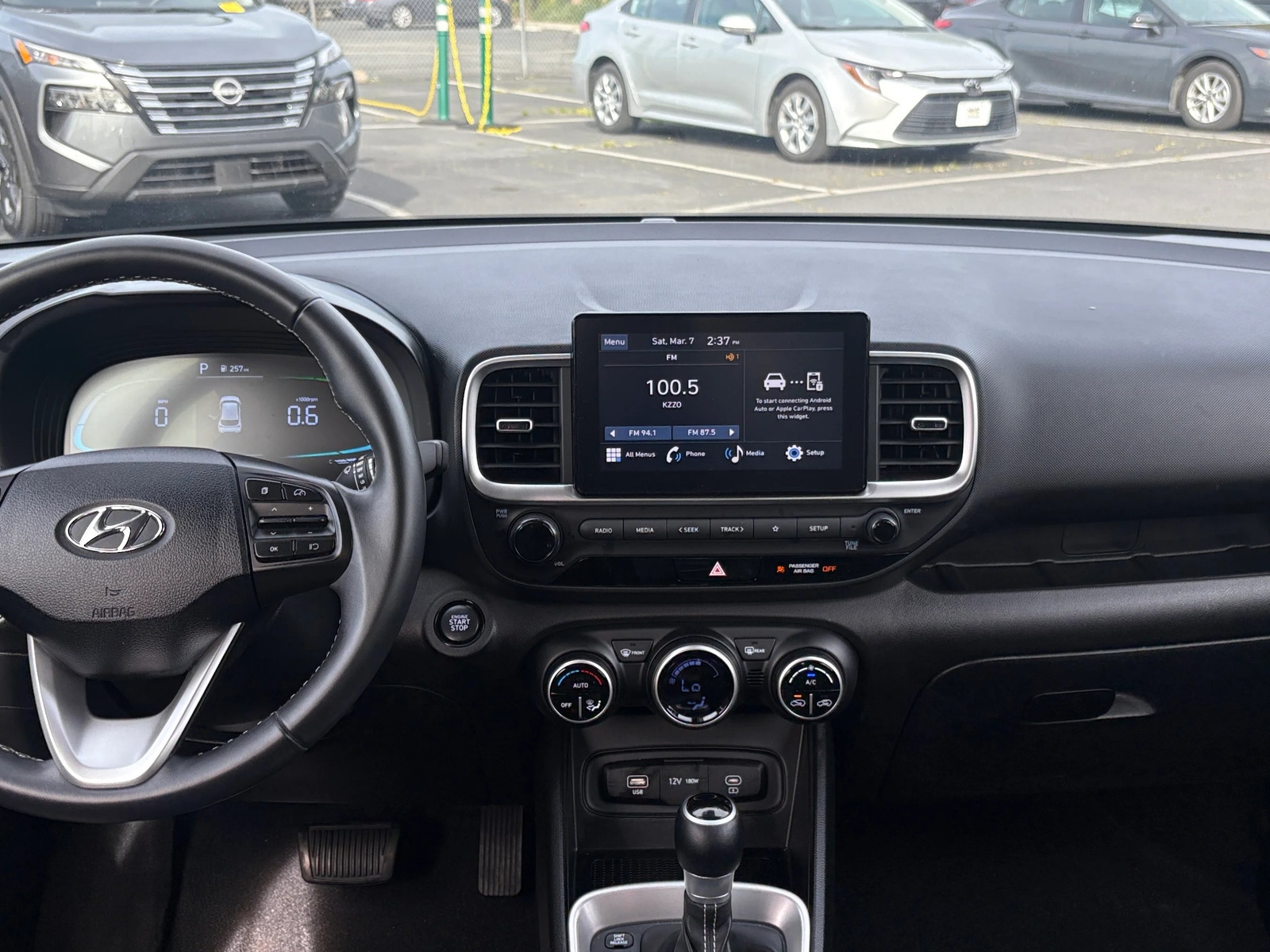 Thumbnail: 2025 Hyundai Venue - 3