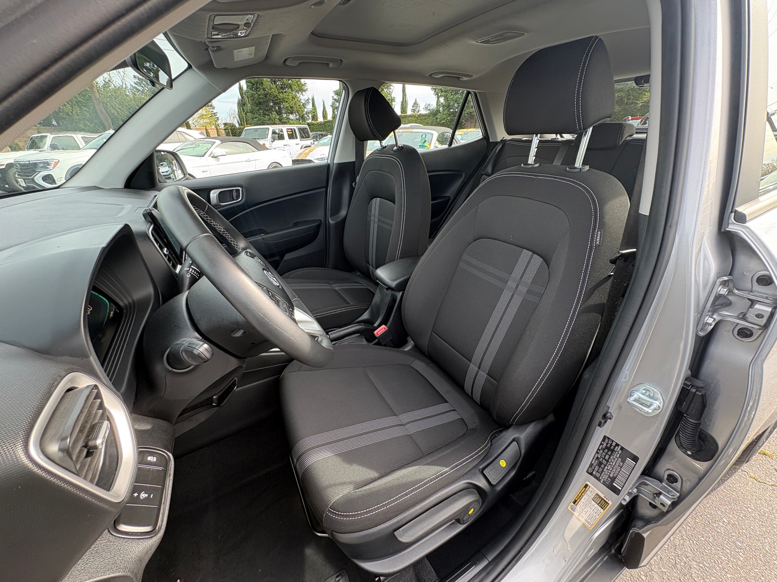 Thumbnail: 2025 Hyundai Venue - 2