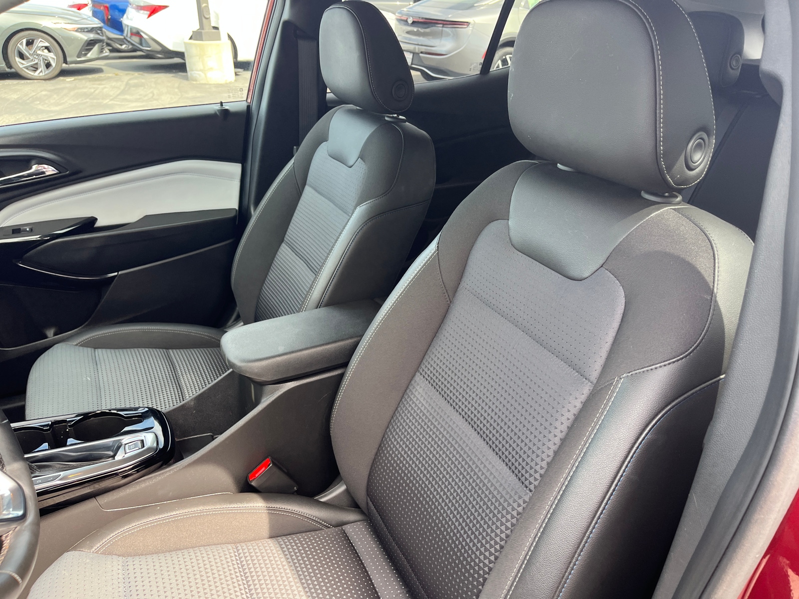 Thumbnail: 2025 Chevrolet Trax - 2