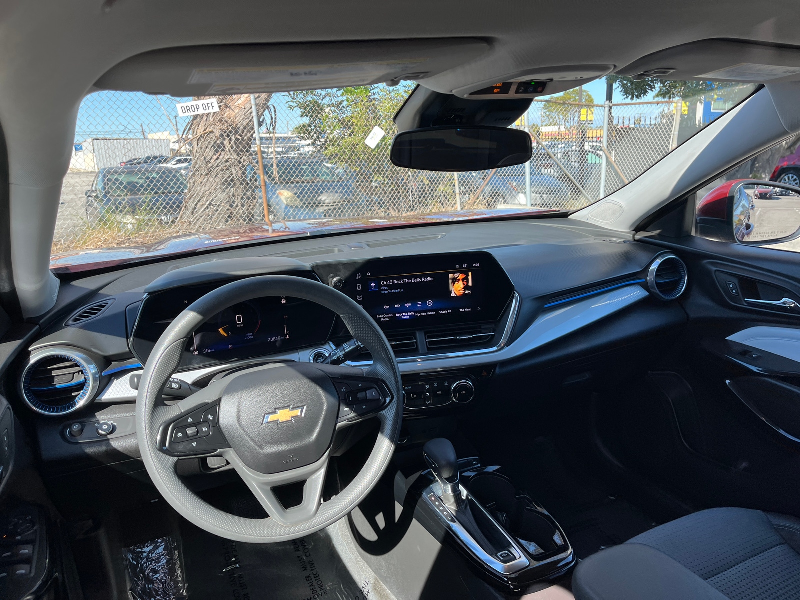 Thumbnail: 2025 Chevrolet Trax - 3