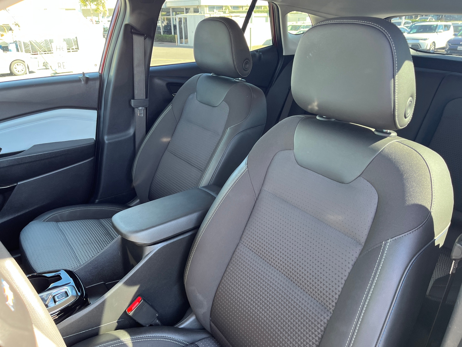 Thumbnail: 2025 Chevrolet Trax - 2