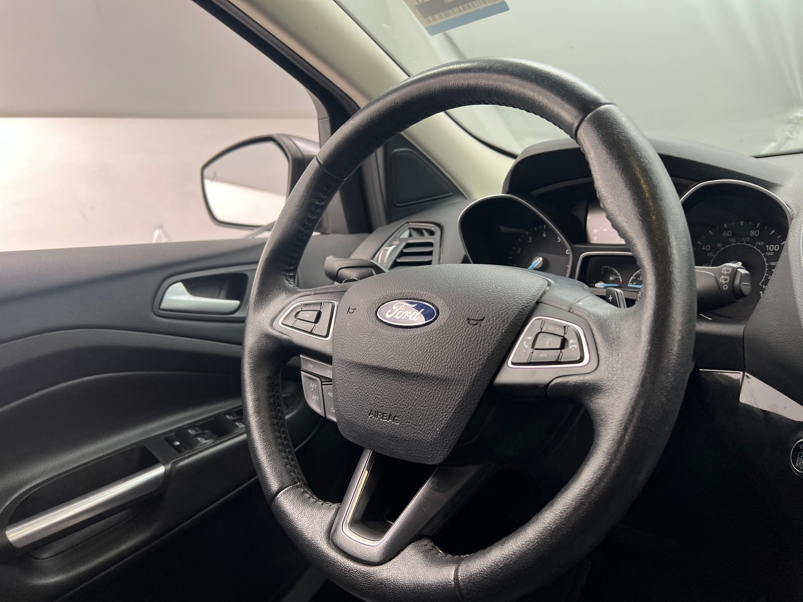 Thumbnail: 2017 Ford Escape - 4