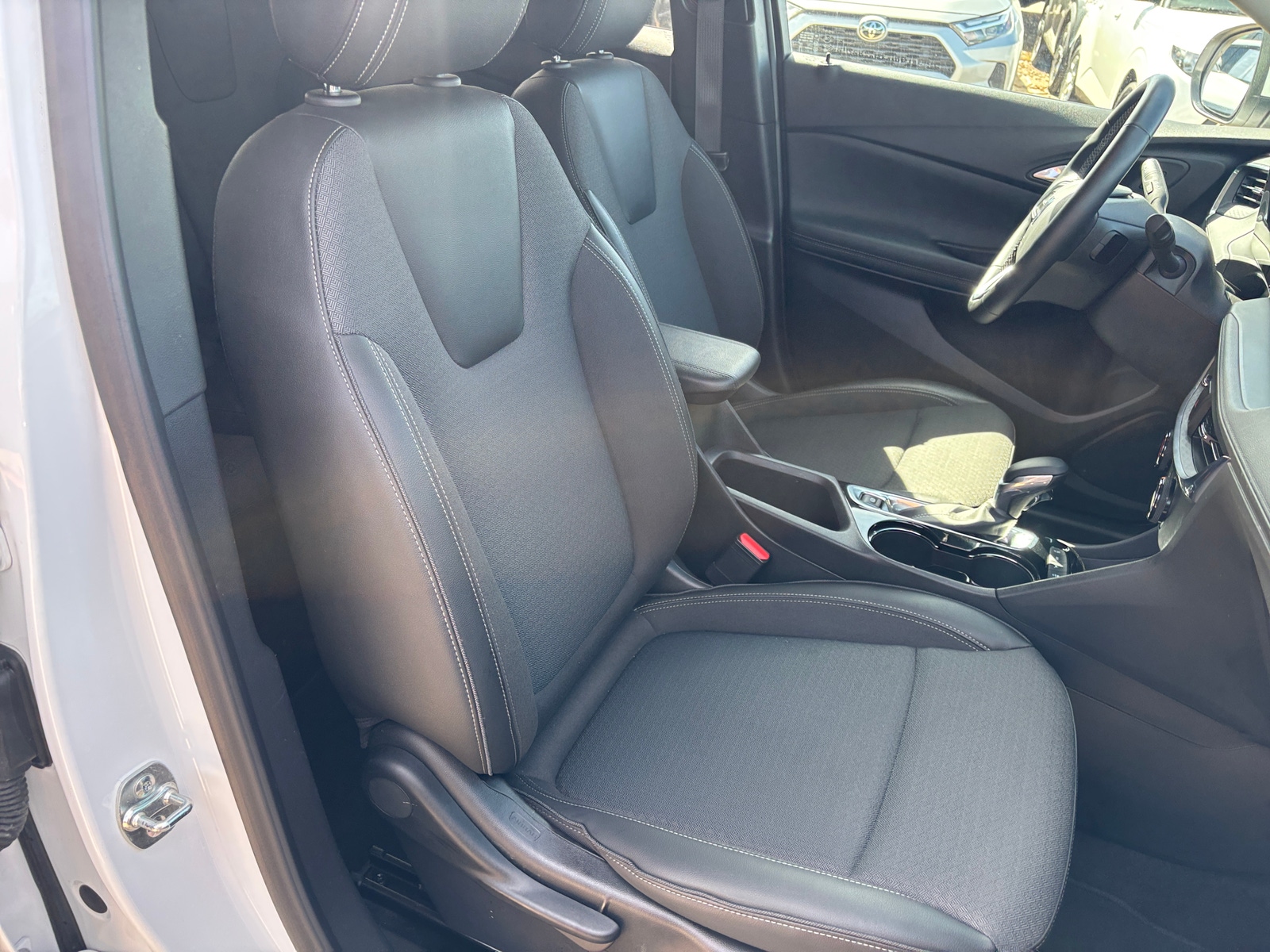 Thumbnail: 2025 Buick Encore GX - 2