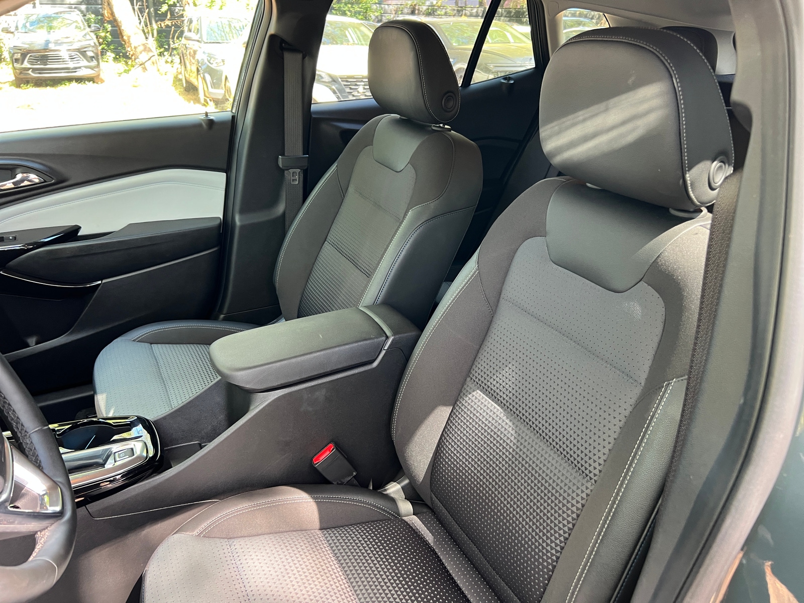 Thumbnail: 2025 Chevrolet Trax - 2