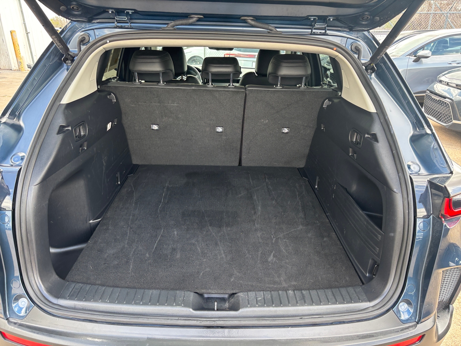 Thumbnail: 2025 Mazda CX-50 - 6